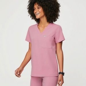 NEW Figs Scrub set in Chalk Pink [limited edition]